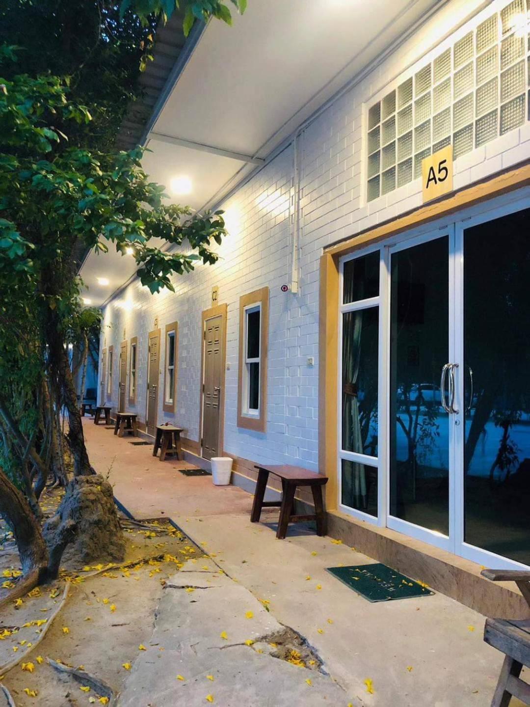 Three Bays Resort Prachuap Khiri Khan Exterior photo